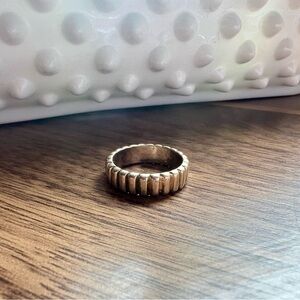 Elegant Gold-Toned Women's Ring
